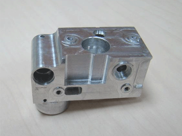 鋁制品代加工生產(chǎn)廠家生產(chǎn)流程怎樣操縱欠佳?